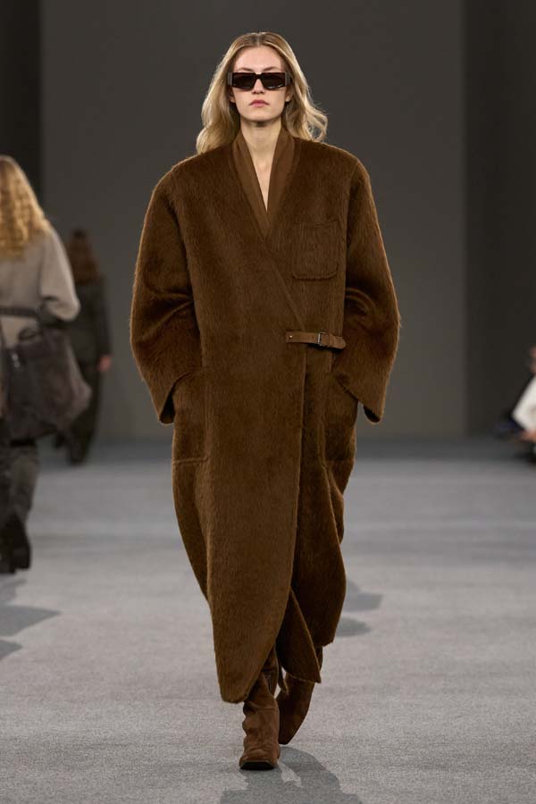 Ancient & Modern: Fall-Winter 2026 Fashion Show | Max Mara